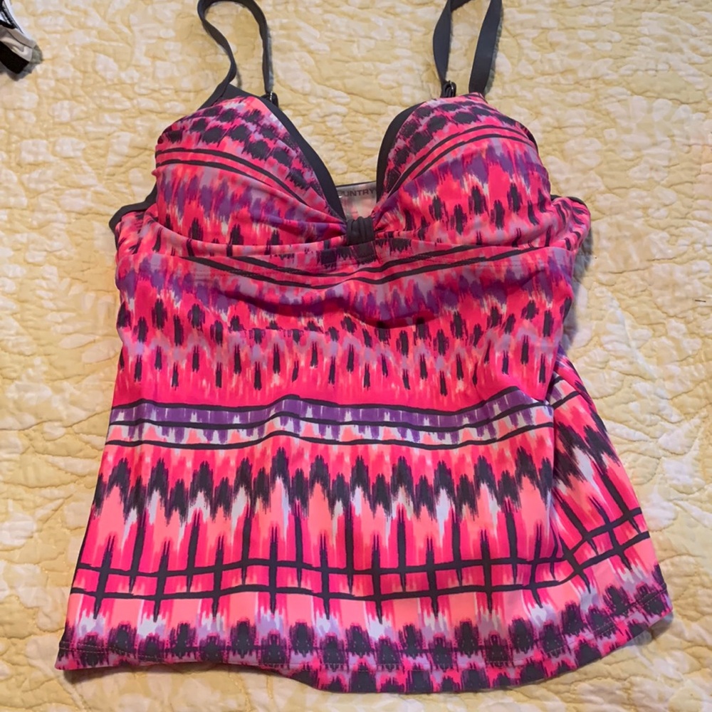Women’s bathing suit top.